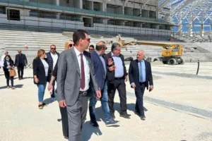 (ΔΗΛΩΣΕΙΣ/ΦΩΤΟΣ) "Τέλη Αυγούστου έτοιμο το γήπεδο Λεμεσού και μέρος του οδικού δικτύου"