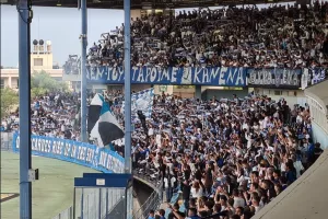 Είσοδος και... τρομερή υποδοχή! (Φώτος/Βίντεο)