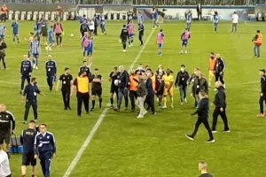 Σχόλιο για τον Παρατηρητή: "Διερωτώμαι αν έχει υπερφυσικές δυνάμεις/Αναξιόπιστος ενώπιον του Δικαστηρίου"