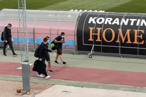 Η άφιξη του Άρη στο "Στέλιος Κυριακίδης" (Φώτος/Βίντεο)