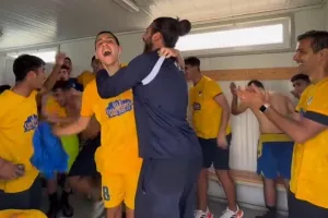 Τρέλα στα αποδυτήρια και... "Θρύλος ΟΛΕ"! (Βίντεο)