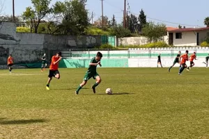 "Οχτάρα" οι... μικροί της Ομόνοιας/ Χαιδεύει τον τίτλο!