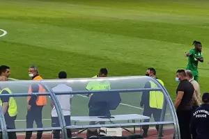 Πέναλτι, On field review και… κόκκινη σε Κβάσουκ