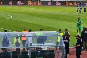 Πέναλτι, On field review και… κόκκινη σε Κβάσουκ