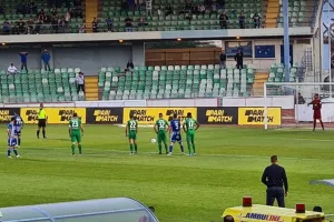 Πέναλτι, On field review και… κόκκινη σε Κβάσουκ