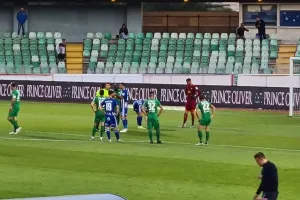Πέναλτι, On field review και… κόκκινη σε Κβάσουκ