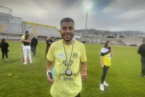 Πόζαρε ο πρώτος σκόρερ 