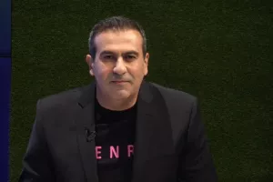 Πλουτής/Μεγάλο ενδιαφέρον... 