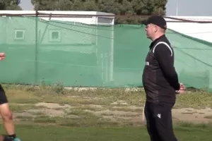BINTEO / Πλάνα από την προπόνηση της Κ19 με Νιλ Λένον 