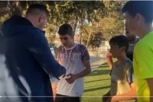 "Ας κάνουμε το sold out" (βίντεο)