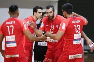 ΑΕΡΑΣ η Νέα Σαλαμίνα, 3-0 το ΑΠΟΕΛ και πρόκριση! (φώτος) 
