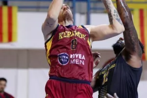ΚΥΠΕΛΛΟΥΧΟΣ ο Κεραυνός! (Φώτος)
