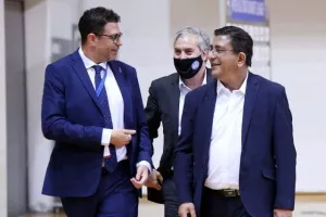 ΚΥΠΕΛΛΟΥΧΟΣ ο Κεραυνός! (Φώτος)