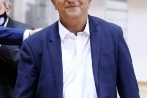 ΚΥΠΕΛΛΟΥΧΟΣ ο Κεραυνός! (Φώτος)