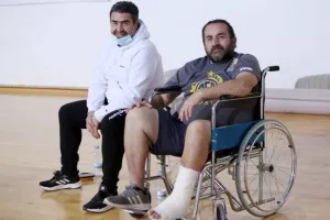 ΚΥΠΕΛΛΟΥΧΟΣ ο Κεραυνός! (Φώτος)