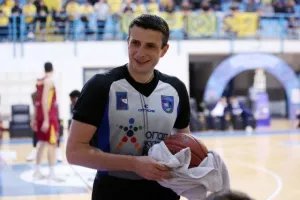 ΚΥΠΕΛΛΟΥΧΟΣ ο Κεραυνός! (Φώτος)