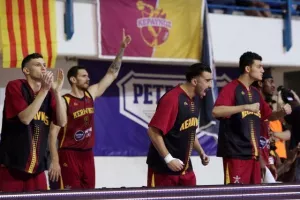 ΚΥΠΕΛΛΟΥΧΟΣ ο Κεραυνός! (Φώτος)