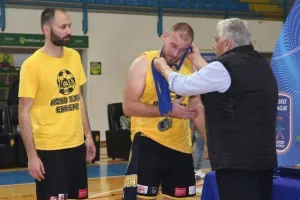 ΚΥΠΕΛΛΟΥΧΟΣ ο Κεραυνός! (Φώτος)