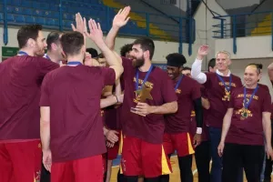 ΚΥΠΕΛΛΟΥΧΟΣ ο Κεραυνός! (Φώτος)