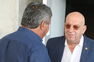 Κουβέντα για τους στάβλους του Αυγεία