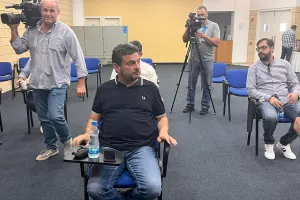 ΑΝΕΤΟΣ και ήρεμος