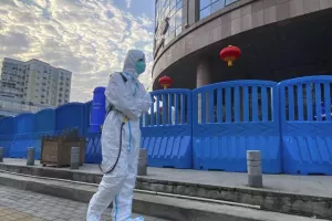 Τα τρία σενάρια του ΠΟΥ για την εξέλιξη της πανδημίας
