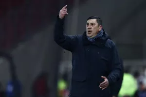 Εκεί επιμένει ο Μπούργος ενόψει ΑΕΚ