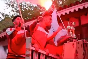 Οι έξαλλοι πανηγυρισμοί, ο γύρος του πρωταθλητή και η αφιέρωση! (βίντεο)