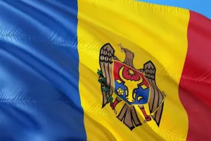 Εγκαταλείπει την ουδετερότητα και στέλνει όπλα στην Ουκρανία 