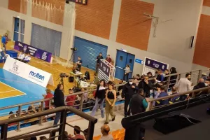 Κι όμως συμβαίνει/Στην ίδια εξέδρα φίλοι του Παναθηναϊκού και του Ολυμπιακού!