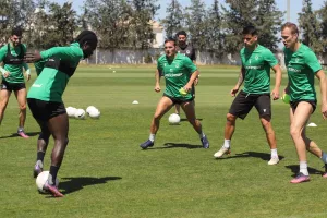 "Τρέχει" για Ανόρθωση - Στην προπόνηση ο Παπασταύρου (φώτος)