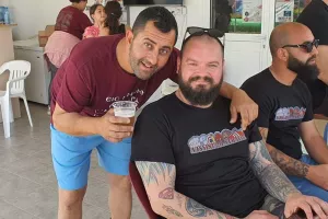 Μεγάλο... βυσσινί Fan Day για καλό σκοπό! (φωτός)