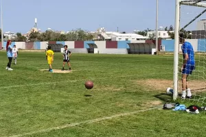 Μεγάλο... βυσσινί Fan Day για καλό σκοπό! (φωτός)