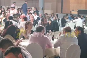 Πρώτο... τραπέζι!