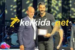 Τίμησαν Μερκή οι διαιτητές!