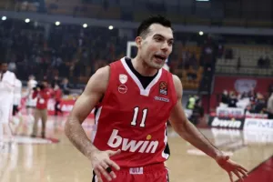 Ξανά εκτός οι Σλούκας και Φαλ