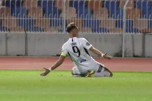 Με την πρώτη/Σαντίκ