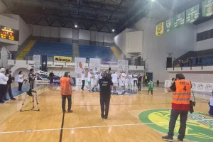(ΒΙΝΤΕΟ/ΦΩΤΟΣ) Η απονομή στην Ομόνοια και... πάρτι για το treble!