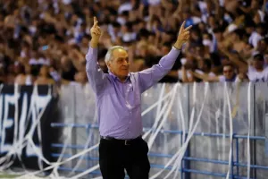 Αποθεώθηκε ο Χριστόδουλος!