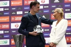 Κορυφαίος προπονητής της Euroleague ο Γιώργος Μπαρτζώκας