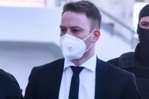 Iσόβια και 11 χρόνια στον Μπάμπη Αναγνωστόπουλο για τη δολοφονία της Καρολάιν