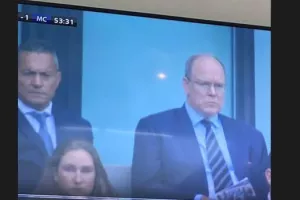 Ο Τζον με τον Πρίγκιπα Αλβέρτο στο West Ham-City!