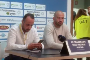 "Είναι κάποιες καταστάσεις σκ@@@- Είναι απαγορευμένο να μιλήσεις γι΄ αυτά...."