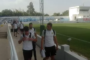 Η άφιξη της ΑΕΚ στο Δασάκι (φώτος)
