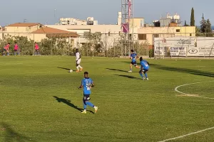 Καρμιώτισσα - Ομόνοια Αρ.: Το "καθάρισε" από το 5΄ με τον επενδυτή στην κερκίδα! (φώτος) 