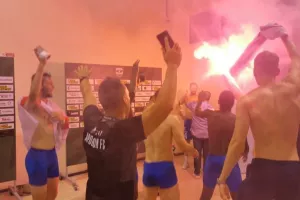 (ΦΩΤΟΣ) Έστησαν πάρτι οι παίκτες του Απόλλωνα 