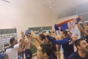 (ΦΩΤΟΣ) Έστησαν πάρτι οι παίκτες του Απόλλωνα 