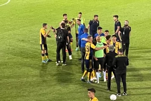 (Φώτος Kerkida) Το... φινάλε του Σάββα στην ΑΕΛ