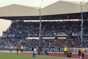 Πραγματικά... δεν πέφτει καρφίτσα!