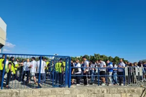 (UPD) Τεράστιες ουρές στο Τσίρειο! (φώτος) 